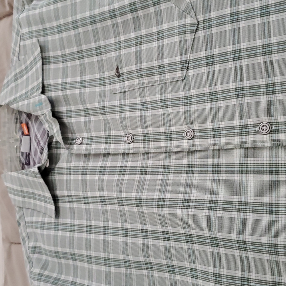 Quiks silver Man dress shirt Size 3